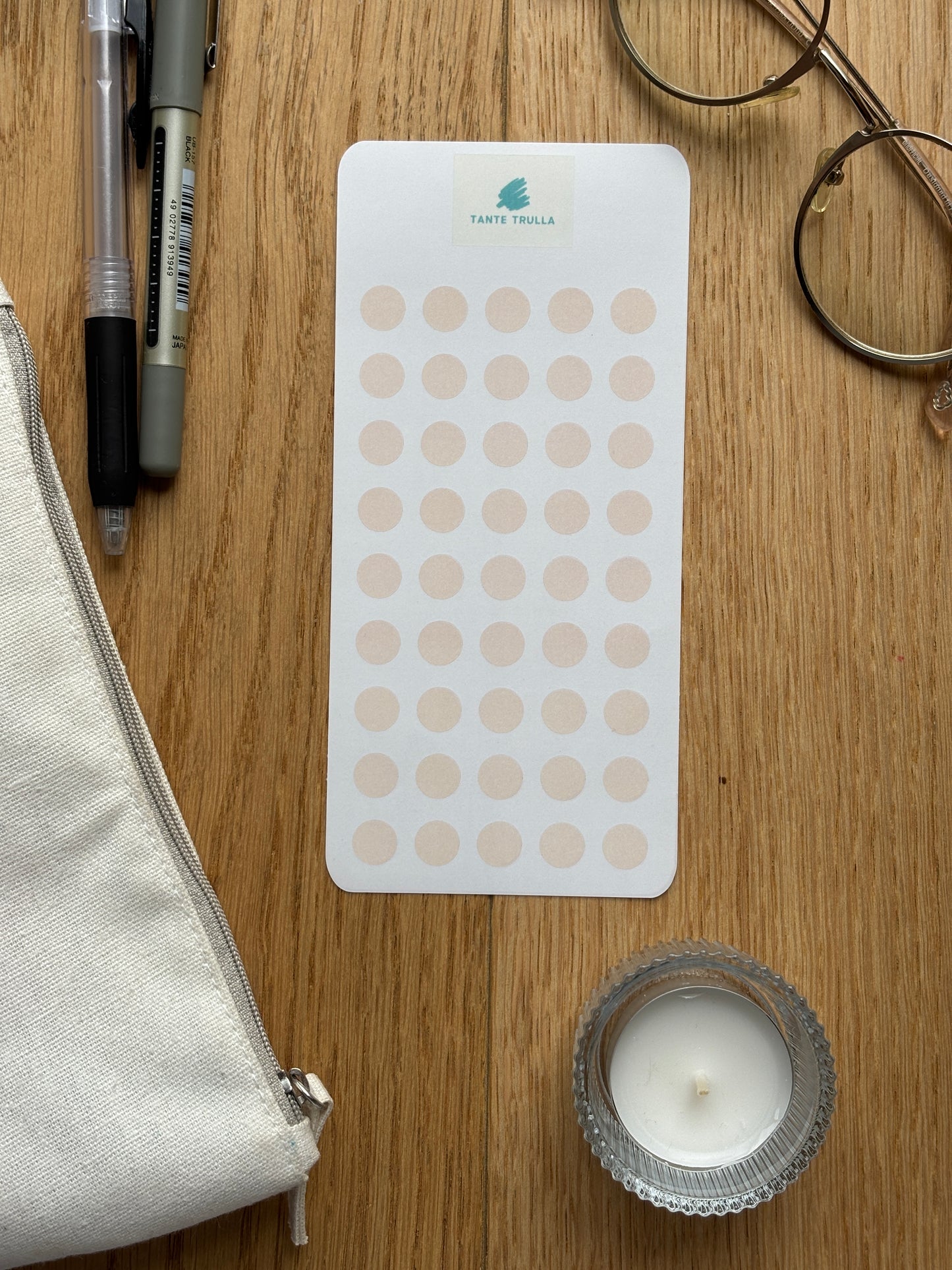 Just Dots | pastell