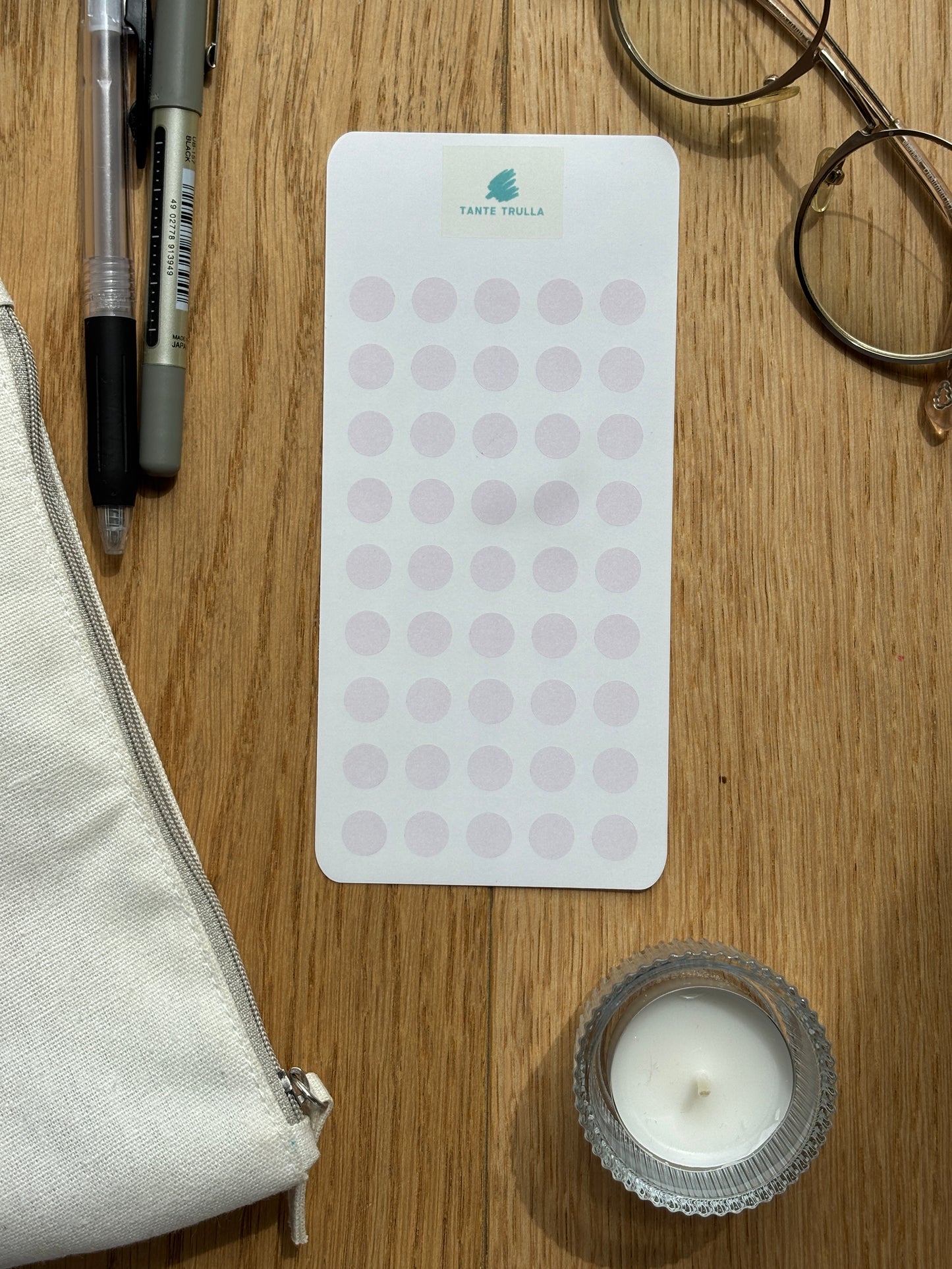 Just Dots | pastell
