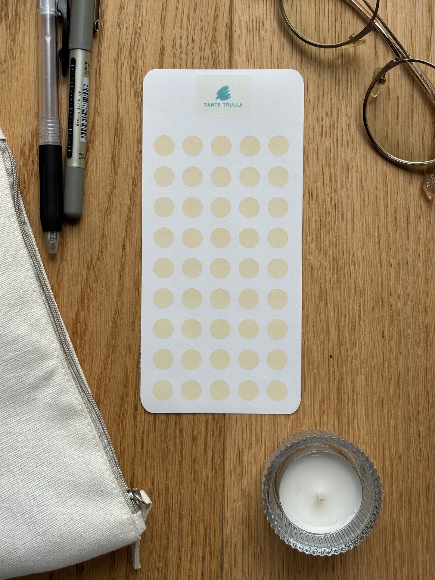 Just Dots | pastell