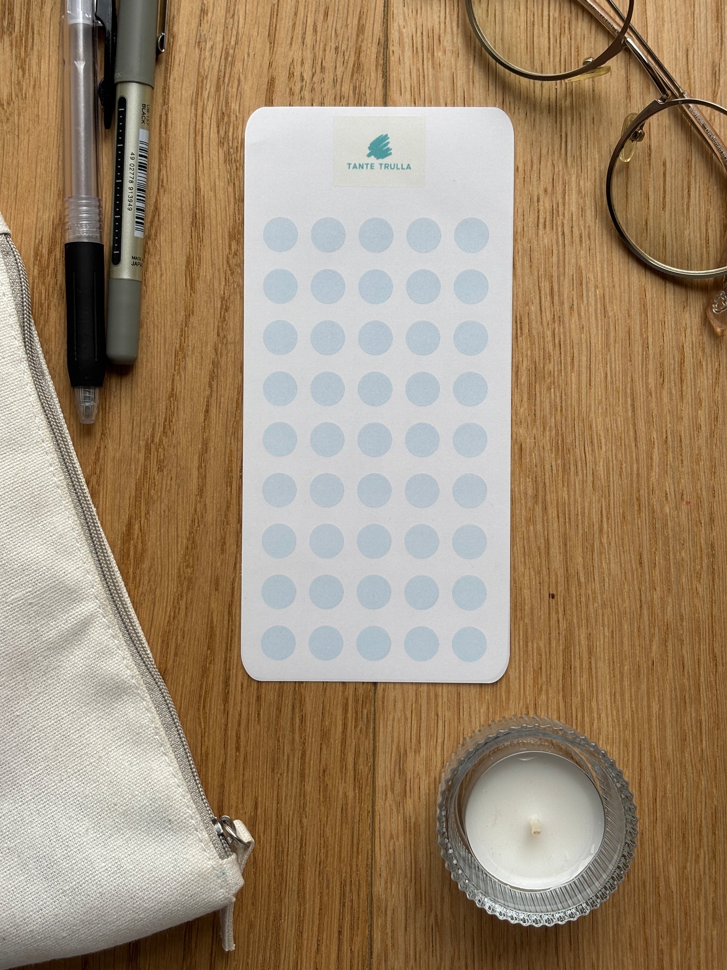 Just Dots | pastell